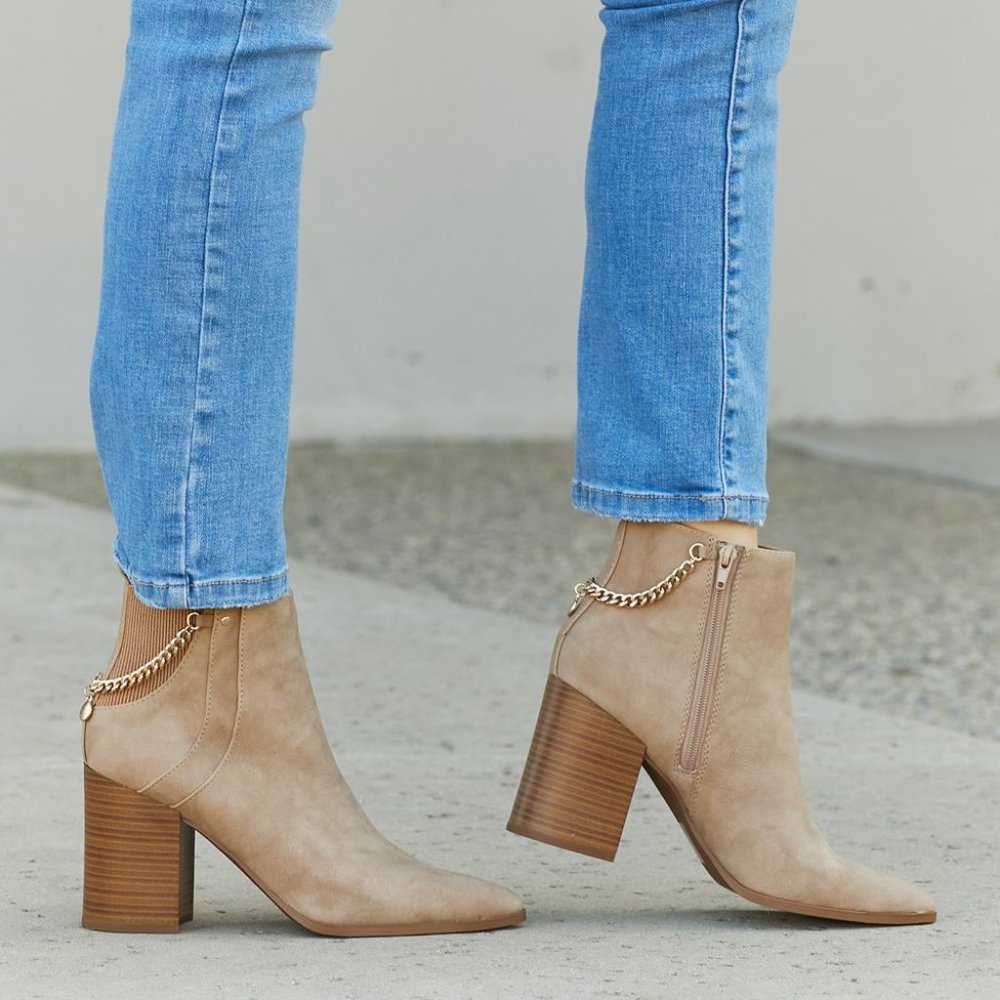 Fortune Dynamic Date Night Dreams Elastic Back Chain Detail Booties